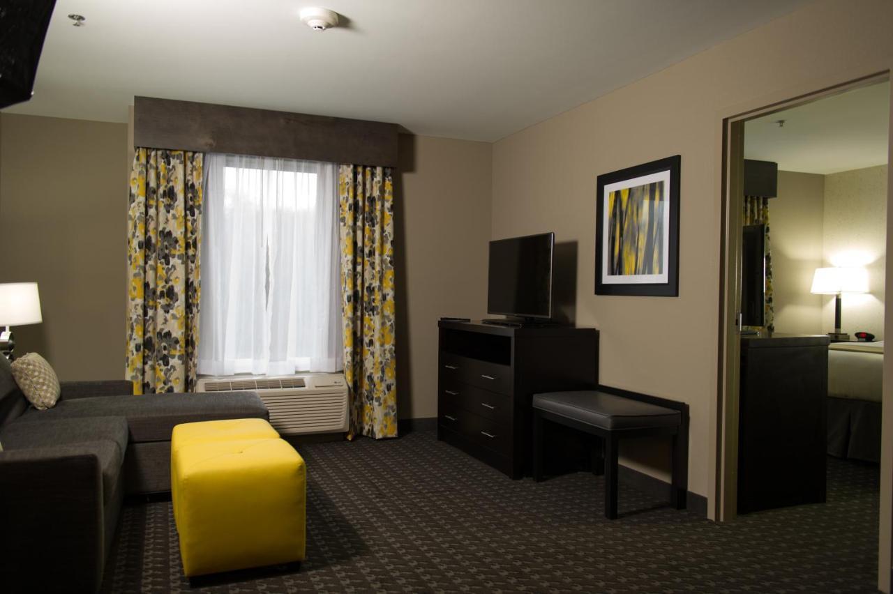Holiday Inn Express And Suites Madison Central By Ihg Exterior photo