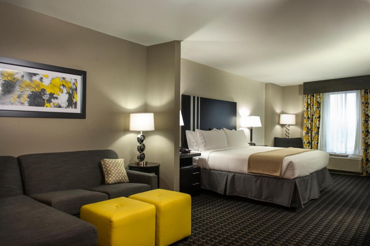 Holiday Inn Express And Suites Madison Central By Ihg Exterior photo