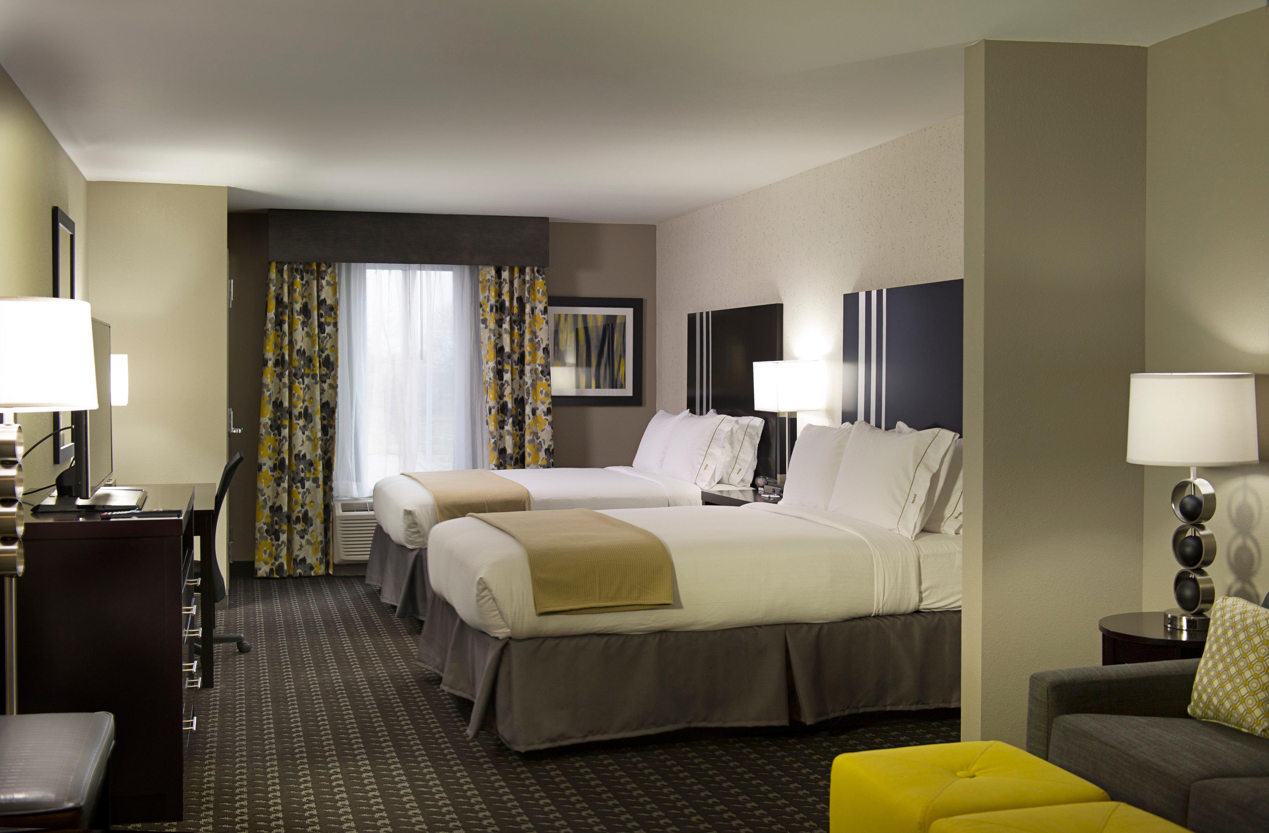 Holiday Inn Express And Suites Madison Central By Ihg Exterior photo