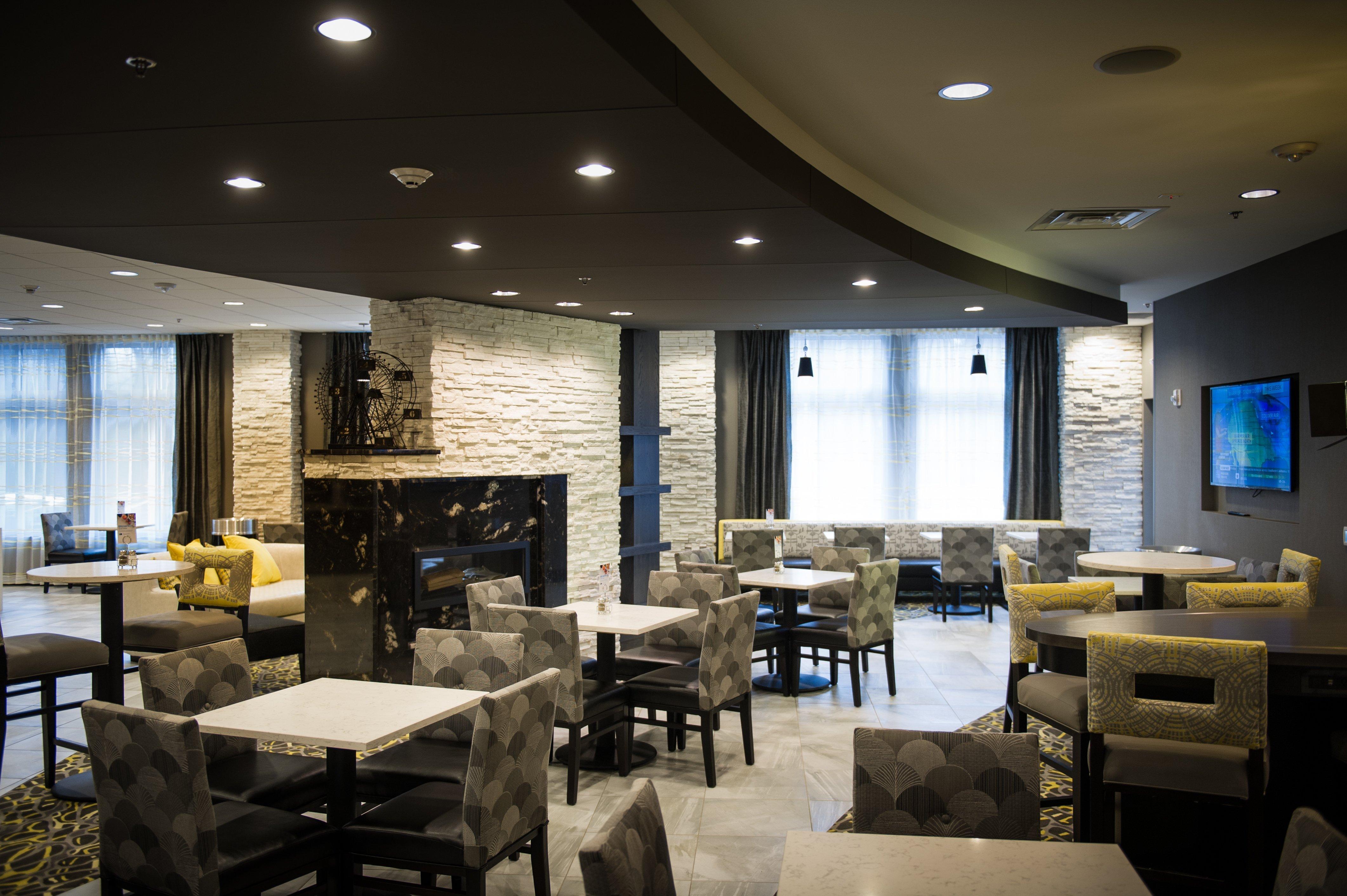 Holiday Inn Express And Suites Madison Central By Ihg Exterior photo