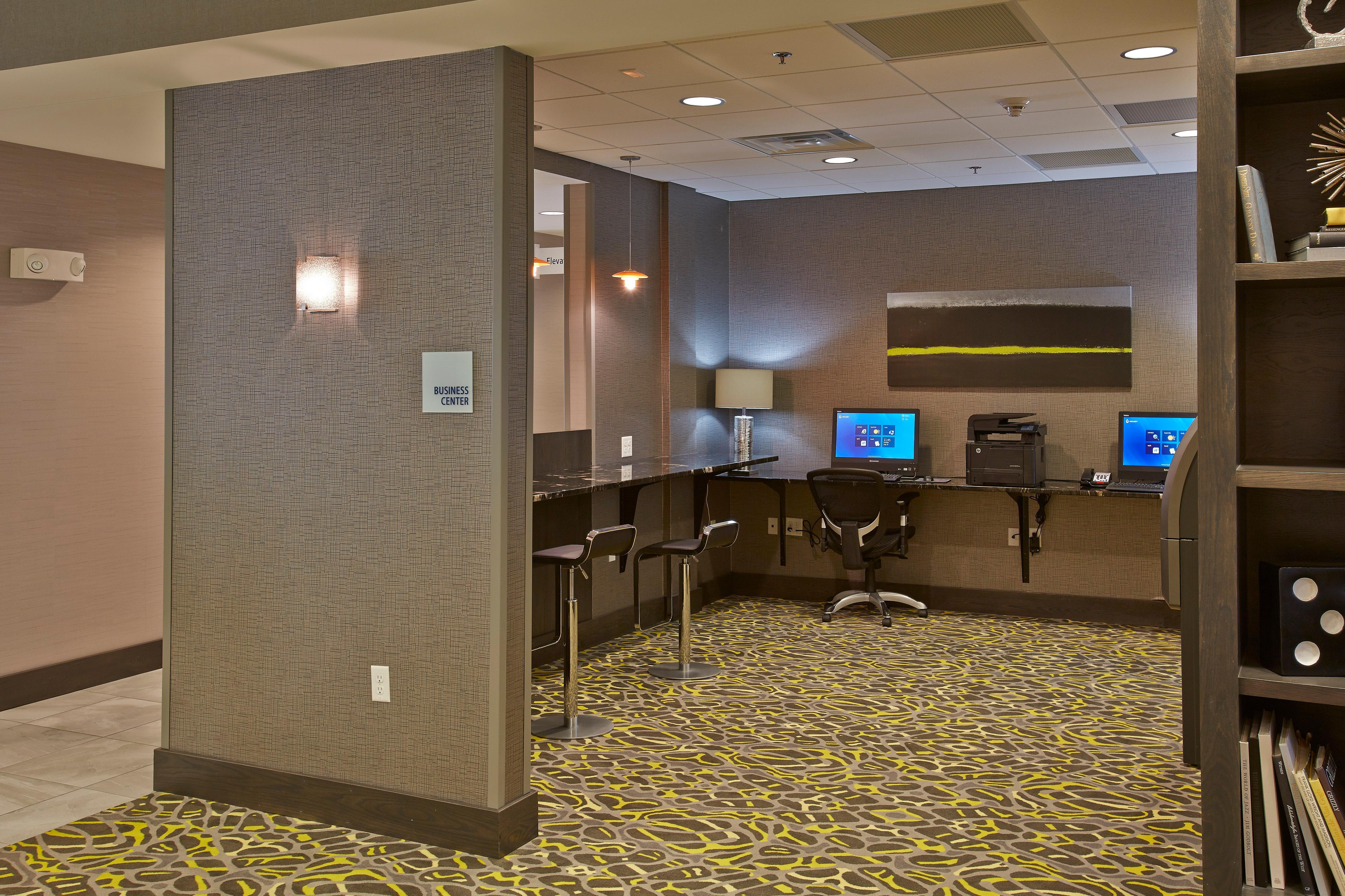 Holiday Inn Express And Suites Madison Central By Ihg Exterior photo