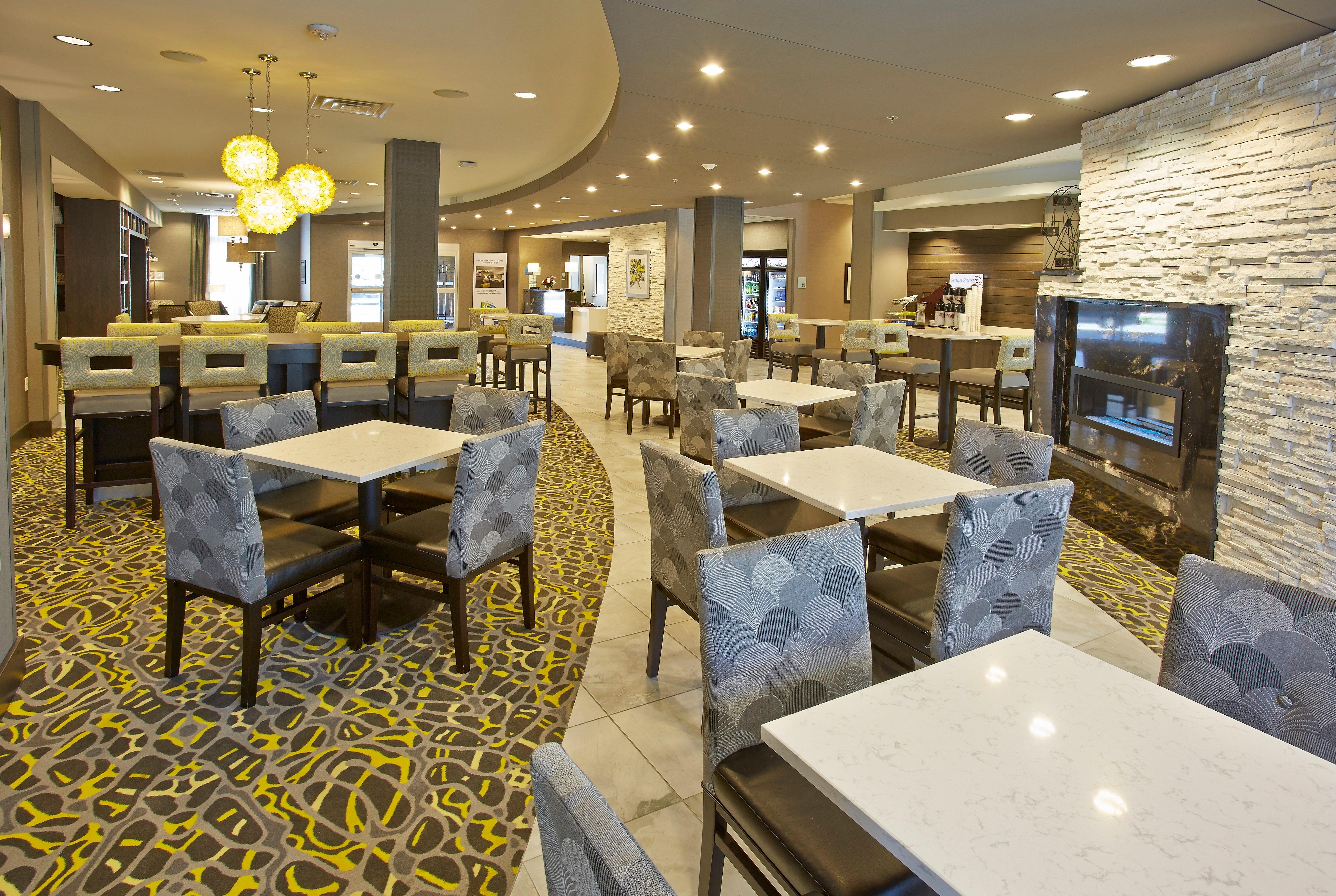 Holiday Inn Express And Suites Madison Central By Ihg Exterior photo