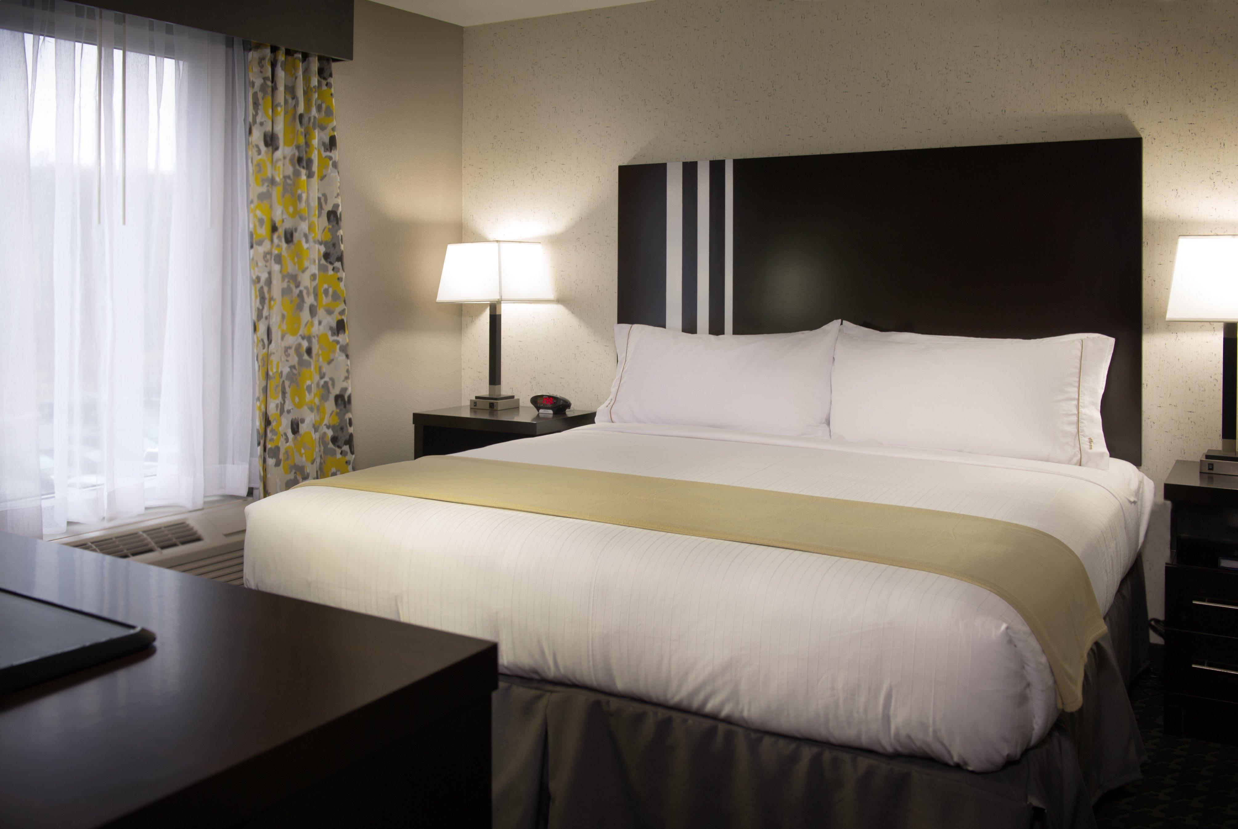 Holiday Inn Express And Suites Madison Central By Ihg Exterior photo